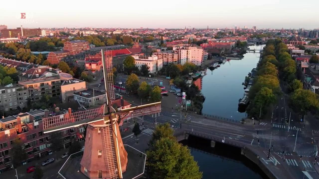 Amsterdam senza cannabis: la sindaca vuole vietare ai turisti l'accesso ai coffeeshop