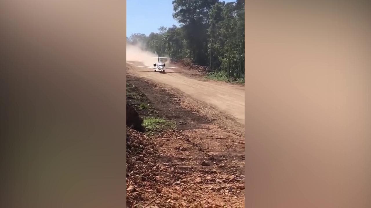 Guatemala, il jet sequestrato ai narcotrafficanti decolla dalla pista illegale nella foresta tropicale