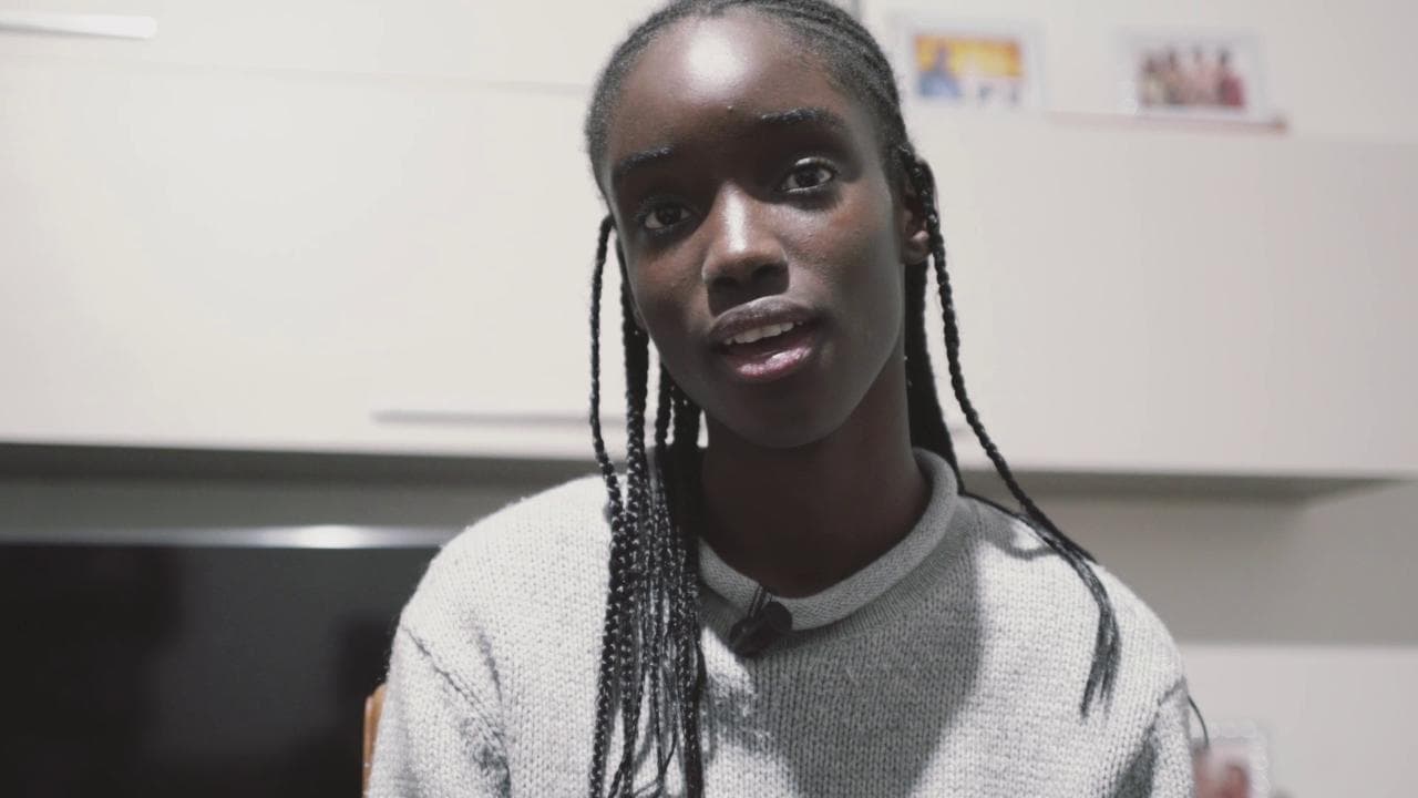 Dalla copertina di Vogue agli insulti razzisti, parla la modella Maty: "La bellezza italiana non è solo bianca"