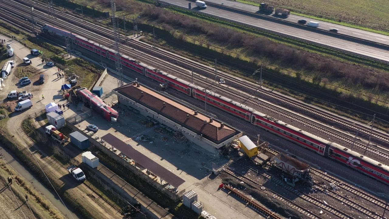 Treno deragliato a Lodi, le immagini dal drone