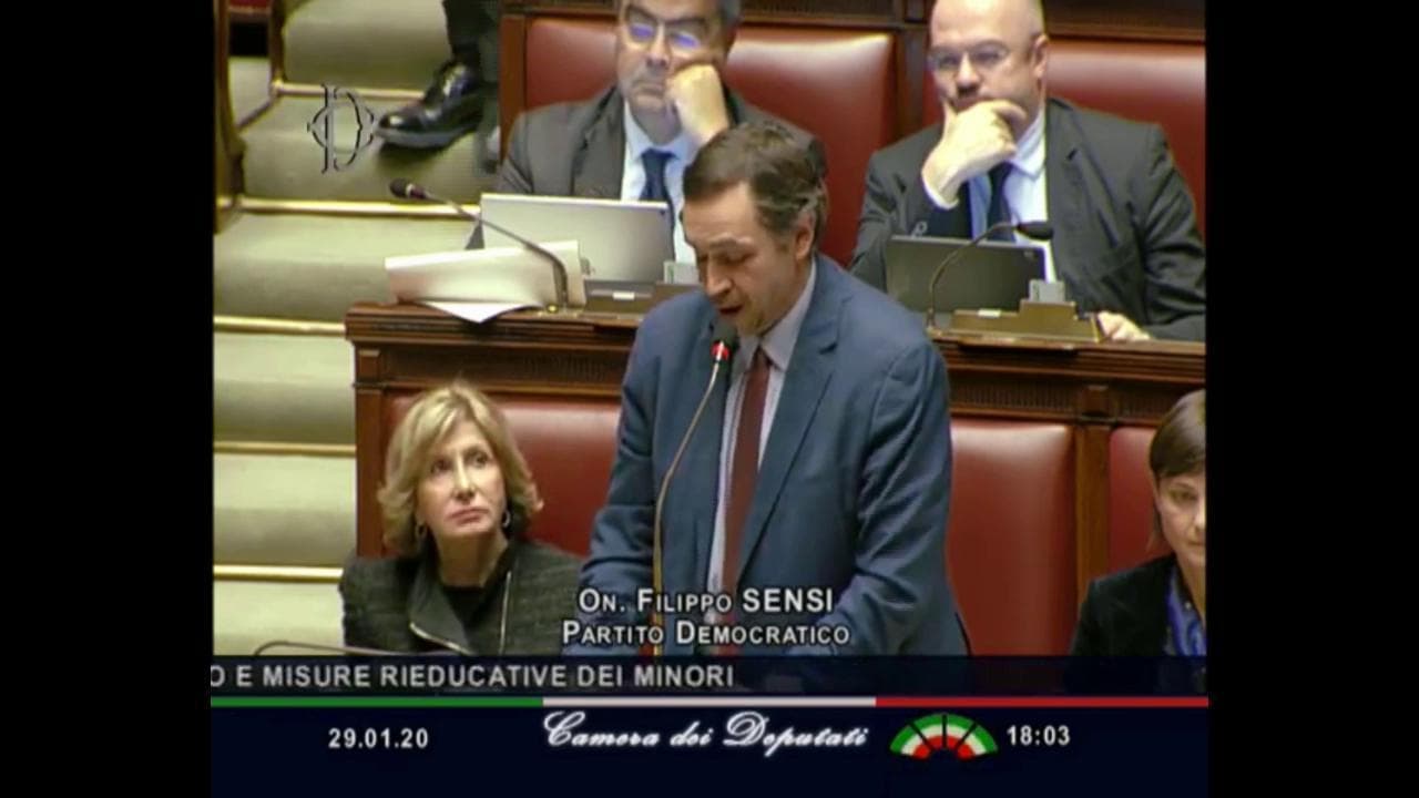Bullismo, applausi per Sensi (Pd): "Serve una legge contro il fatshaming, ve lo dice un 'cicciabomba'"