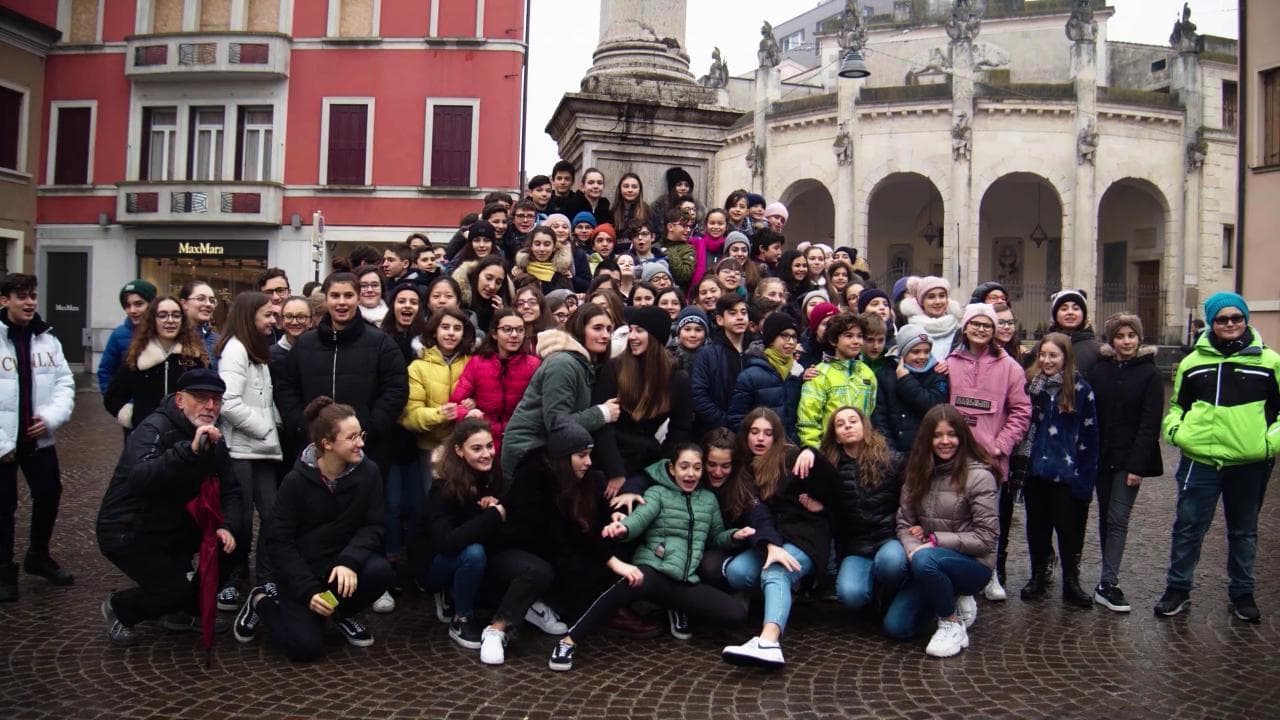 Rumiz: "Riportiamo il canto gregoriano nelle chiese". Il flash mob per papa Francesco