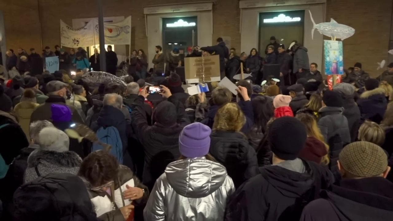 Ravenna, le Sardine scendono in piazza