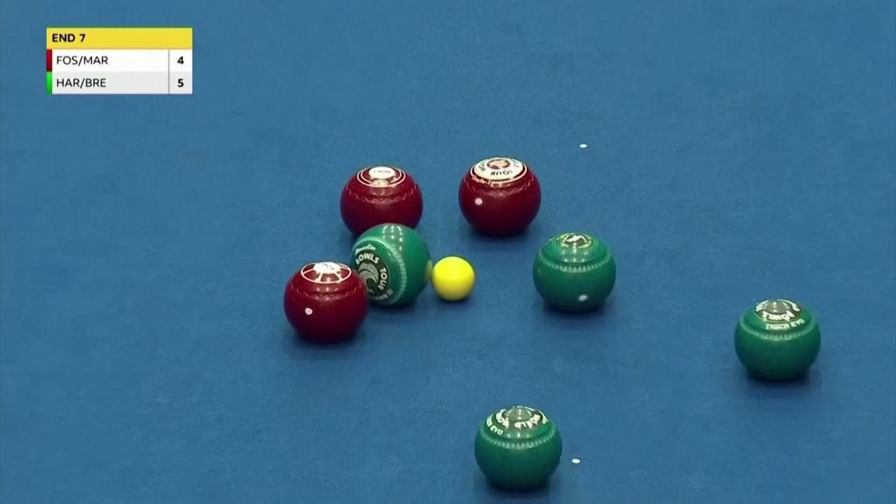 Gb, il colpo del secolo: il giocatore di bocce sfida le leggi della fisica
