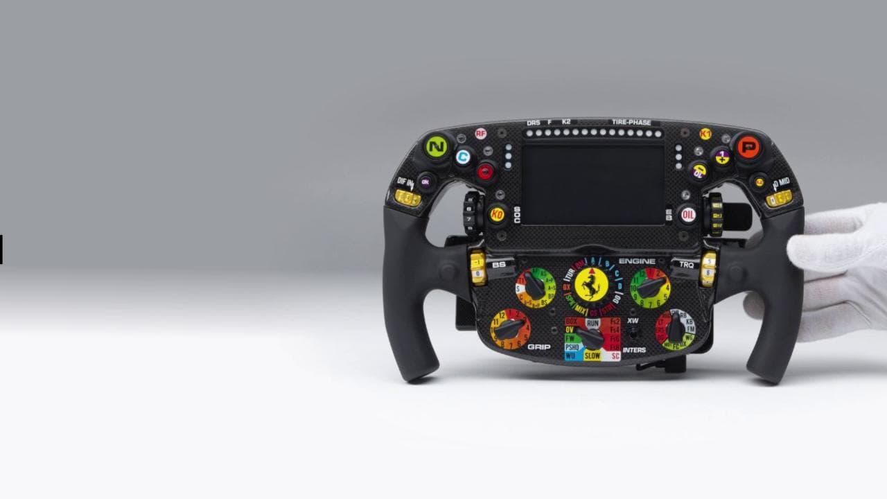 I mille pulsanti del volante Ferrari F1