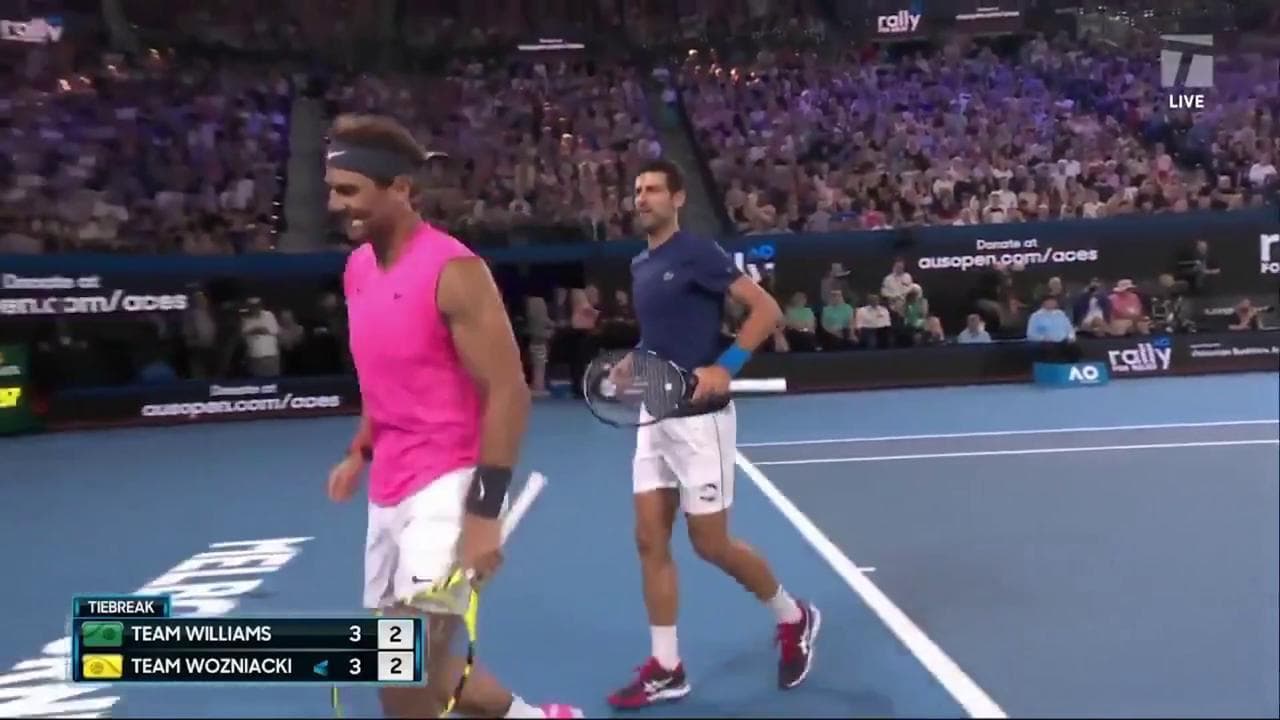 Tennis, Djokovic scherza con Nadal: "Tsitsipas e Zverev? Guarda come sono lenti"