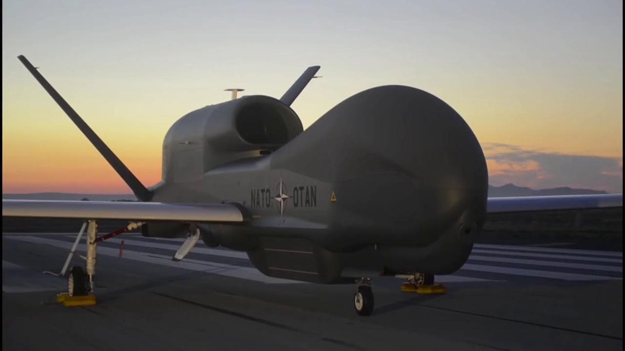 Ecco come sono fatti i "Global Hawk", i droni spia della Nato