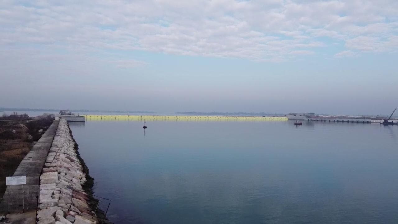 Venezia, riuscito il test di sollevamento del Mose: il video dal drone