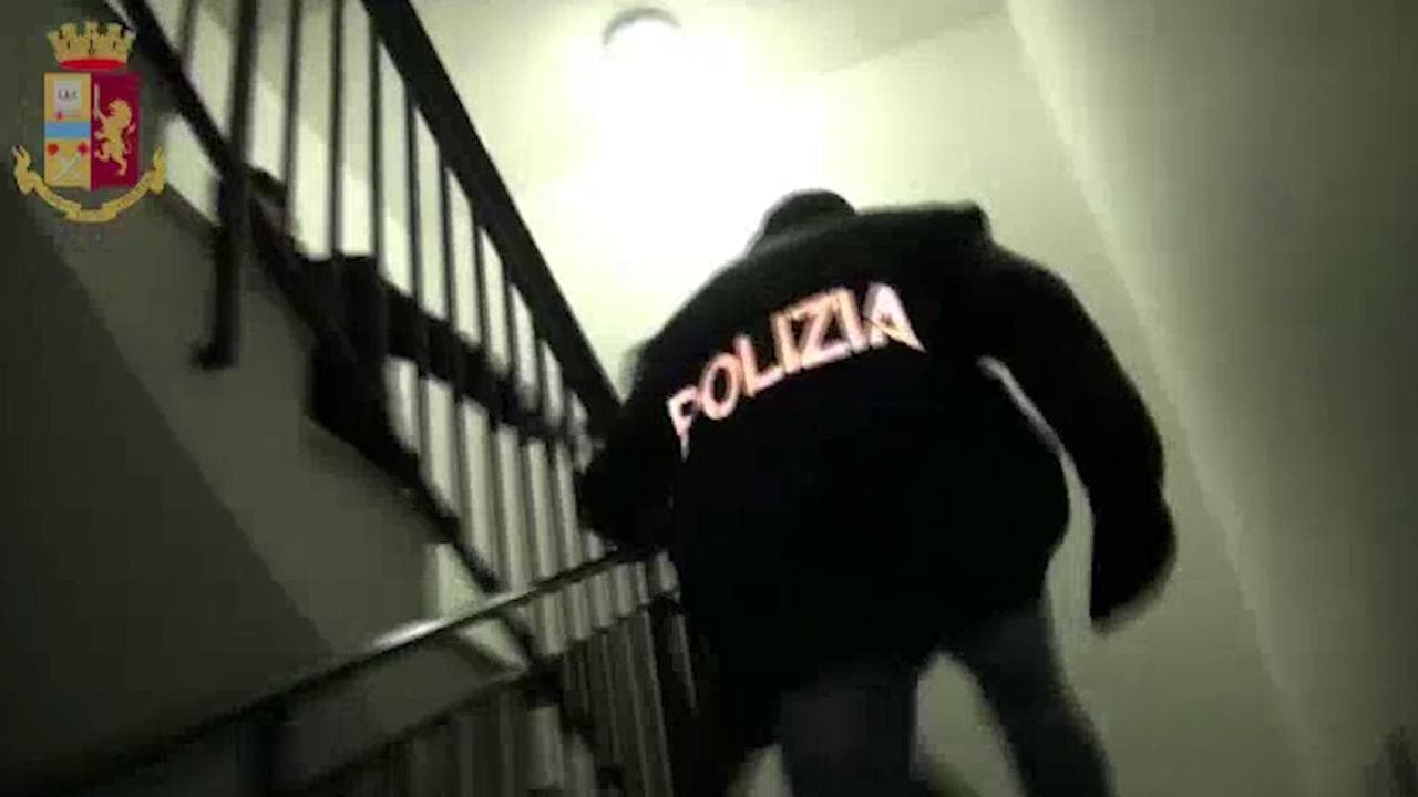 'Ndrangheta, quattro arresti in Calabria. Preso presunto assassino di un tabaccaio ucciso per un "no" a un boss