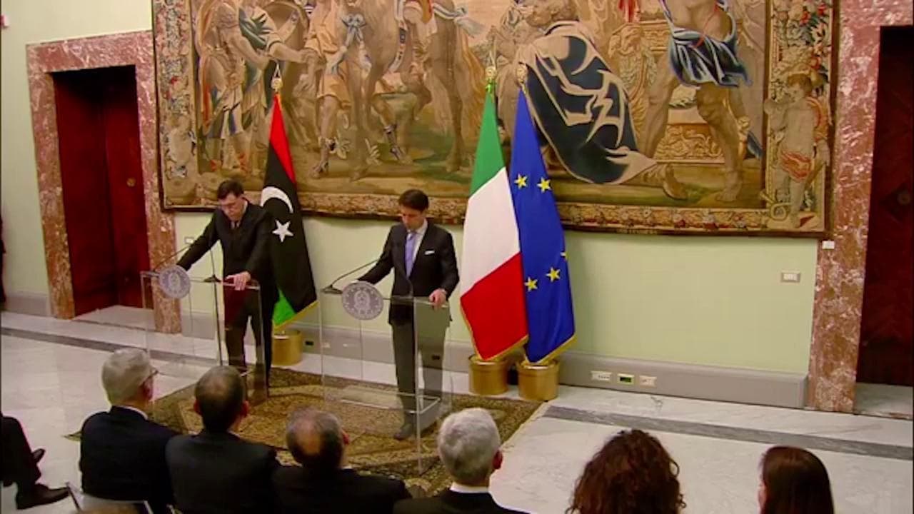 Libia, Serraj incontra Conte: "Sì al cessate il fuoco se Haftar si ritira"