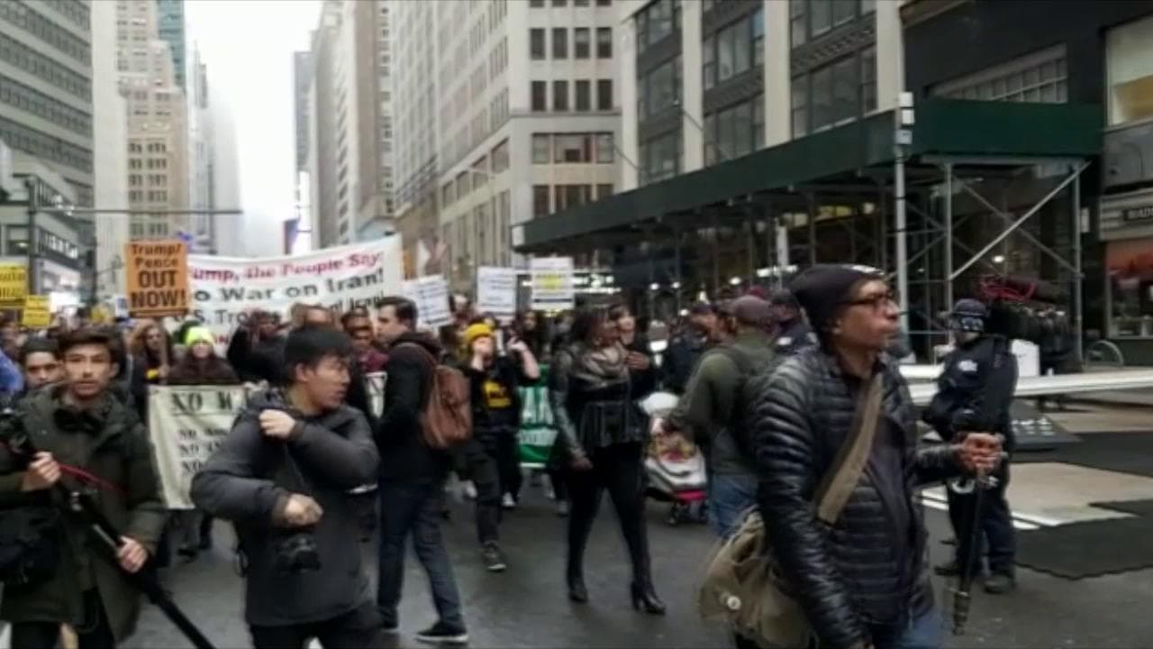 New York, protesta a Times Square: "No alla guerra con l'Iran"