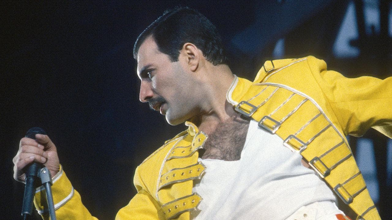 Freddie Mercury continua a fare regali per Natale a 28 anni dalla sua morte