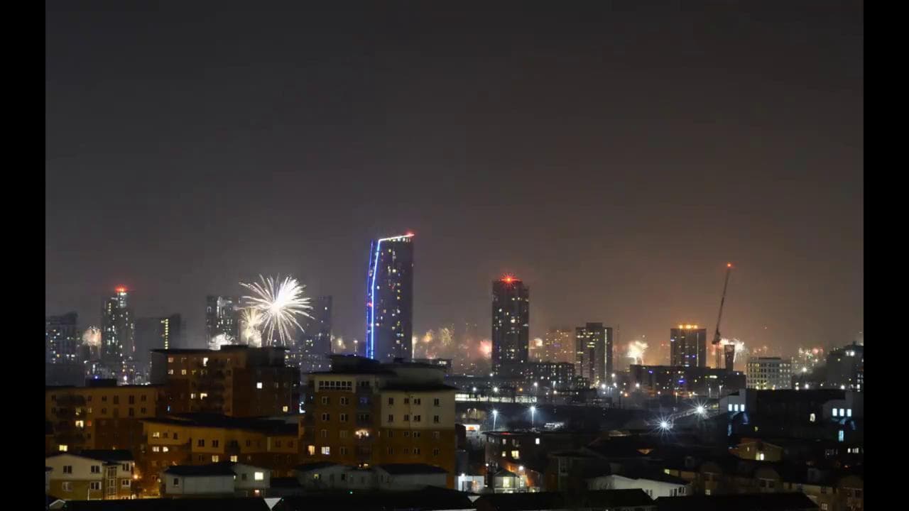 Londra, flop dei fuochi d'artificio di Capodanno: "Sembrava il festival del fumo"