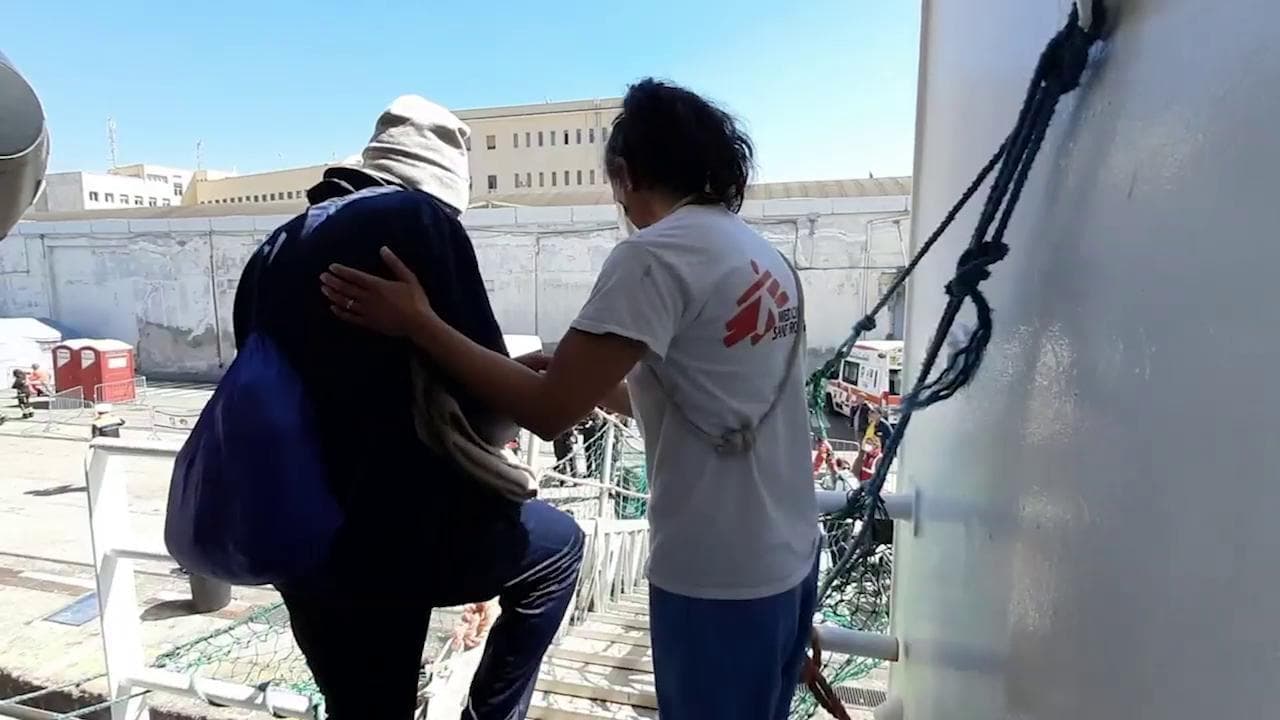 Migranti, conclusi gli sbarchi dalla nave Geo Barents di Medici senza frontiere