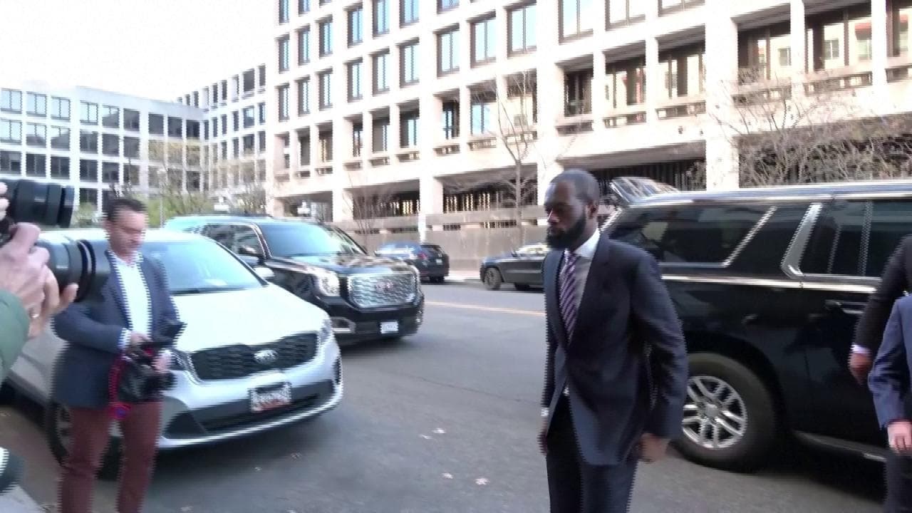 Usa, l'arrivo dell'ex Fugees Pras Michel alla Corte federale di Washington