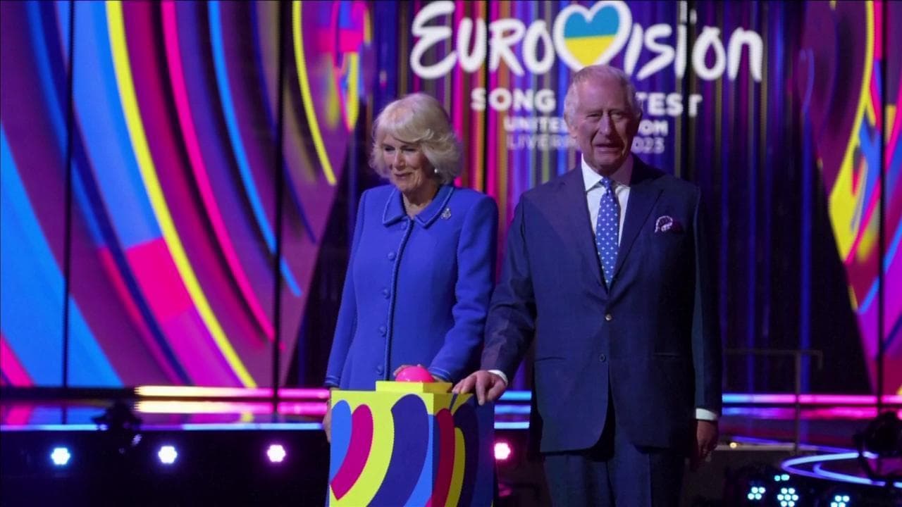 Eurovision 2023, Carlo e Camilla accendono le luci del palco di Liverpool