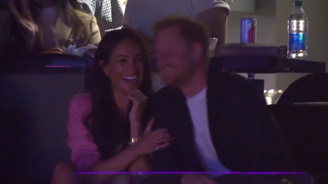 Harry e Meghan, risate e tenerezze per smentire le voci sul divorzio