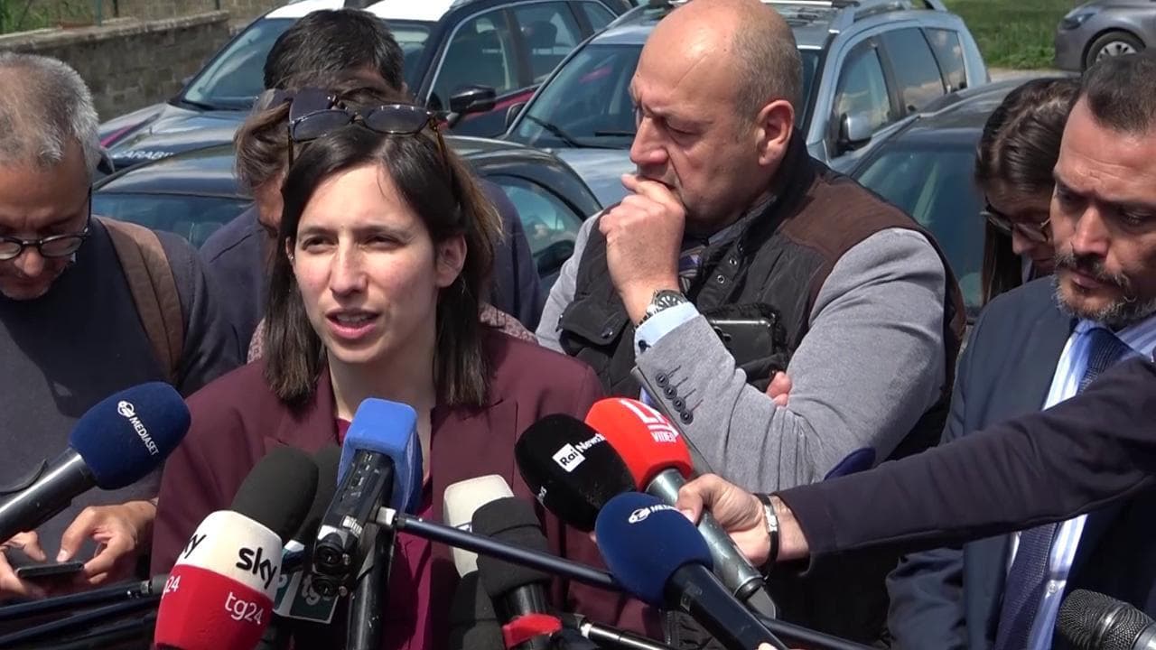 Schlein a Riano omaggia Matteotti e replica a La Russa: "L'antifascismo è la nostra Costituzione"