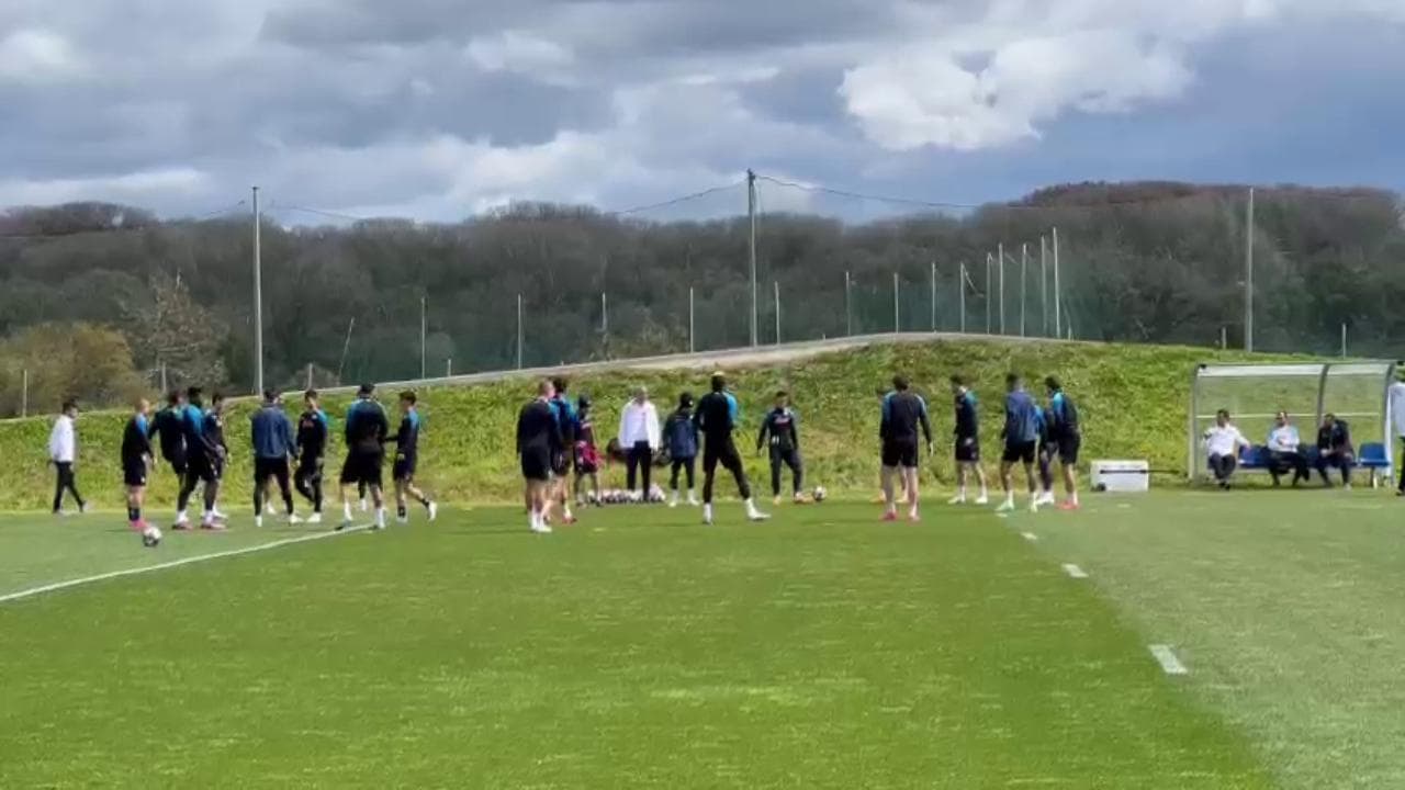 Castel Volturno, l'allenamento del Napoli alla vigilia del derby di Champions League contro il Milan
