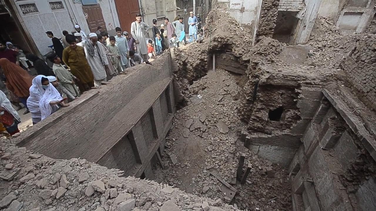 Pakistan, ristruttura l'appartamento e scopre di vivere sopra una casa di cento anni fa