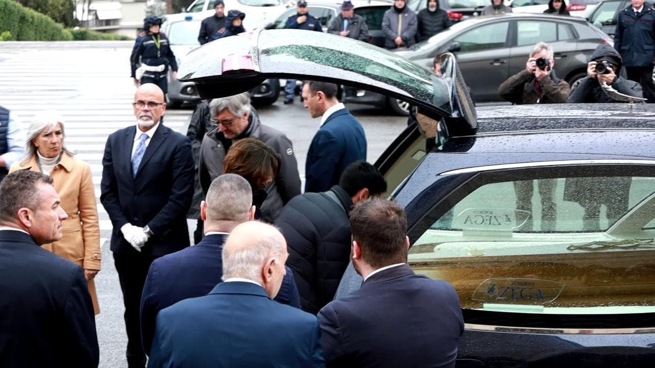 Attentato Tel Aviv, l'ultimo saluto ad Alessandro Parini. Il fratello: "Un buono di cuore"