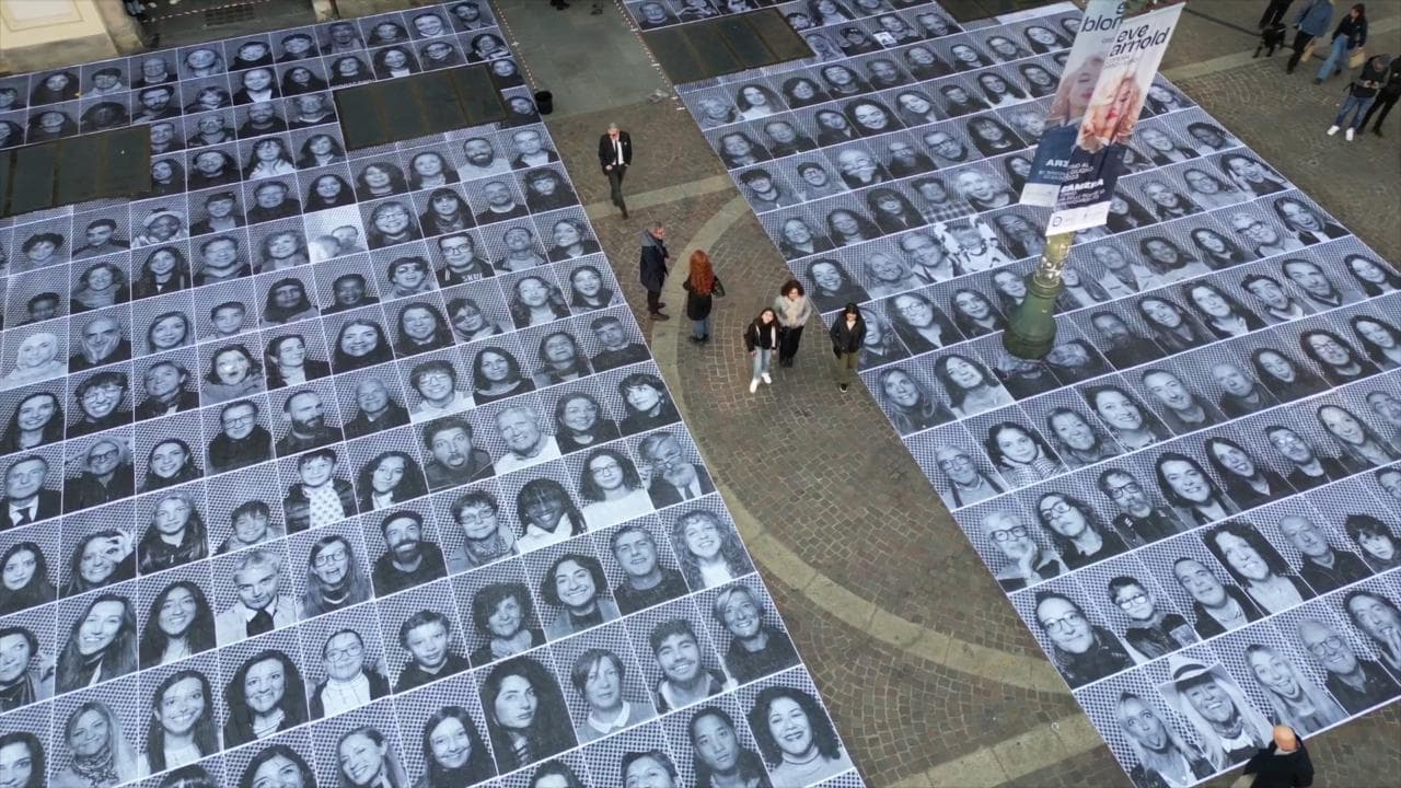 Torino, alle Gallerie d'Italia la mostra di Jr tra fotografia, arte pubblica e impegno sociale