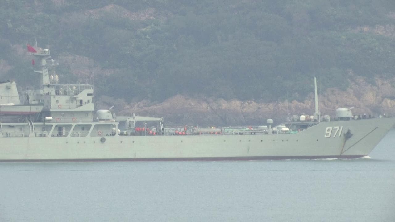 Taiwan, l'esercitazione a fuoco di una nave da guerra cinese