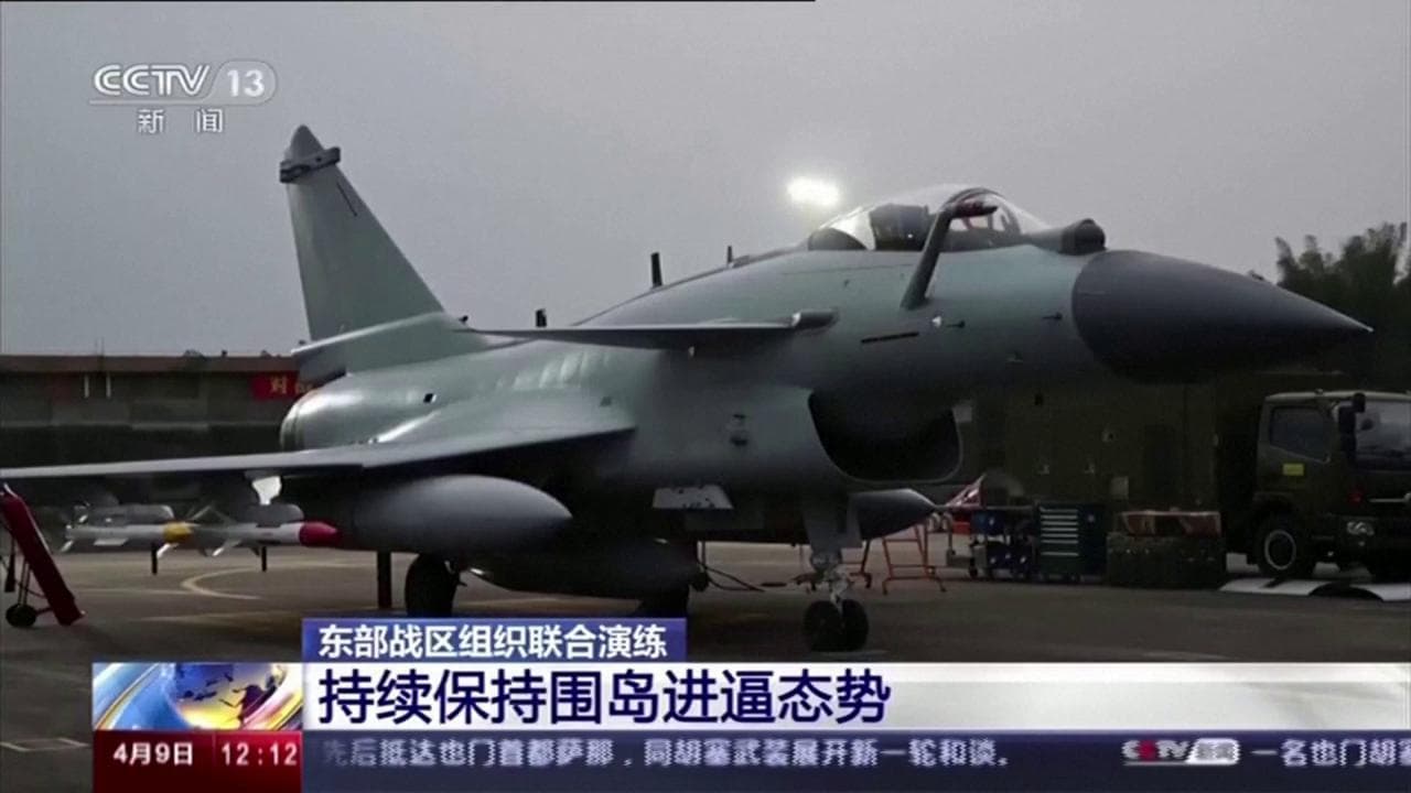 Cina, prove di guerra contro Taiwan con aerei e navi da combattimento