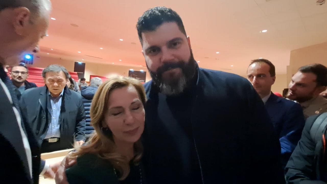 L'attore Esposito tra gli studenti: "Sarebbe bello creare qui una piccola Cinecittà"