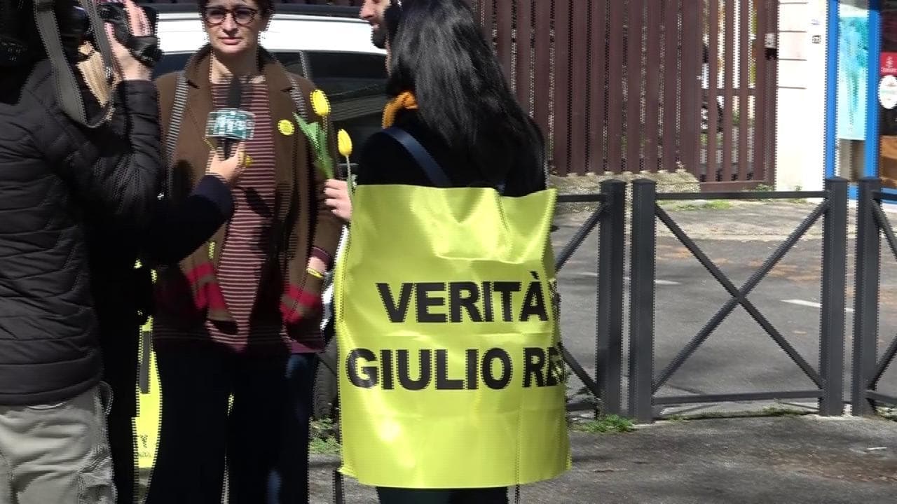 Regeni, presidio davanti al tribunale con Elly Schlein: "Questo processo deve andare avanti"