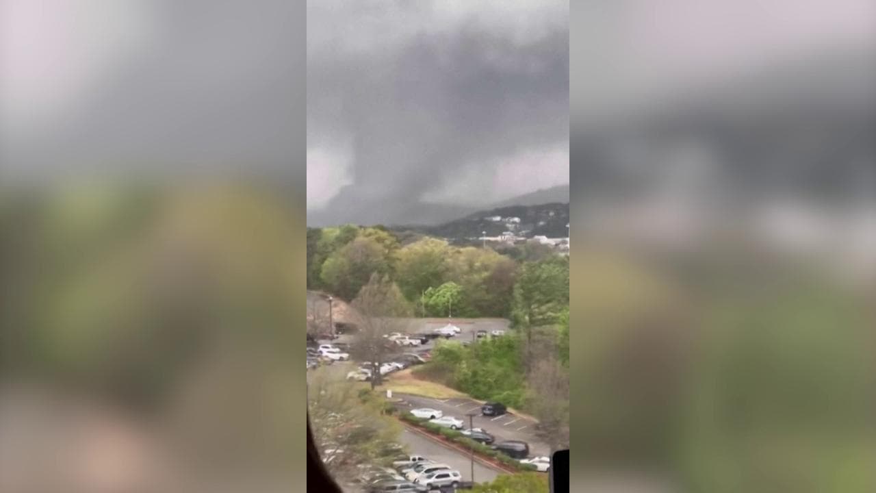 Usa, tornado colpiscono Arkansas e Illinois: l'uragano si avvicina agli edifici