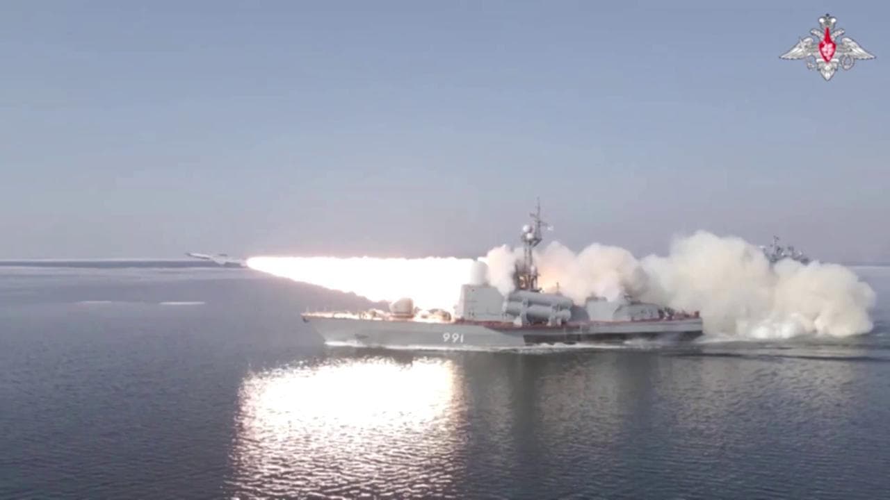 Russia, esercitazioni navali con lancio di missili supersonici nel Mar del Giappone