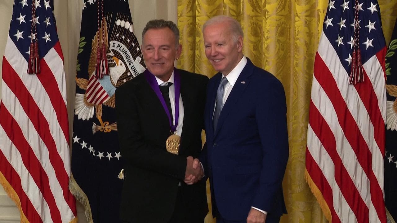 Biden premia Springsteen alla Casa Bianca: "Il ragazzo del New Jersey è tornato"