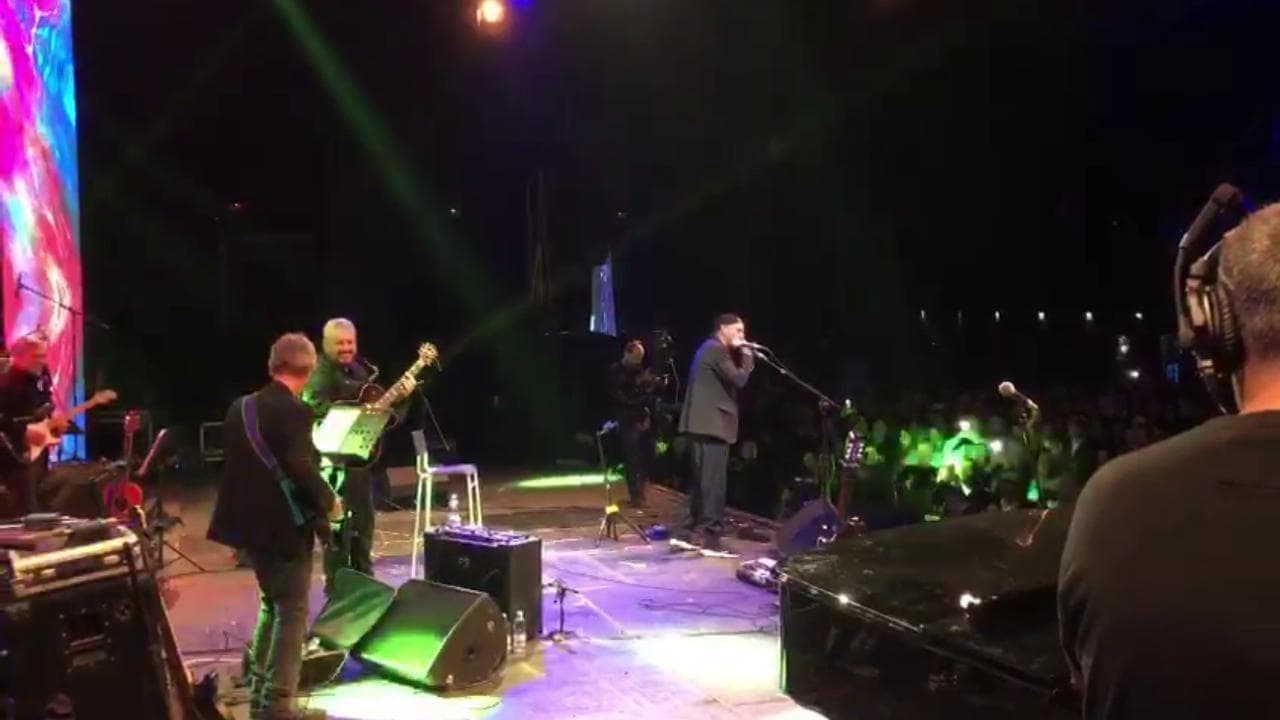 Pino Daniele, l'omaggio di Clementino: ""Saluto Massimo, Totò e pure Eduardo"/Video 1
