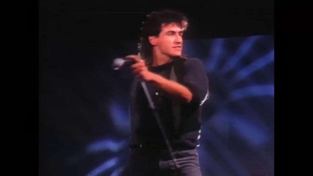 'Ligabue 30 anni in un giorno' il film - clip: 'Balliamo sul mondo'