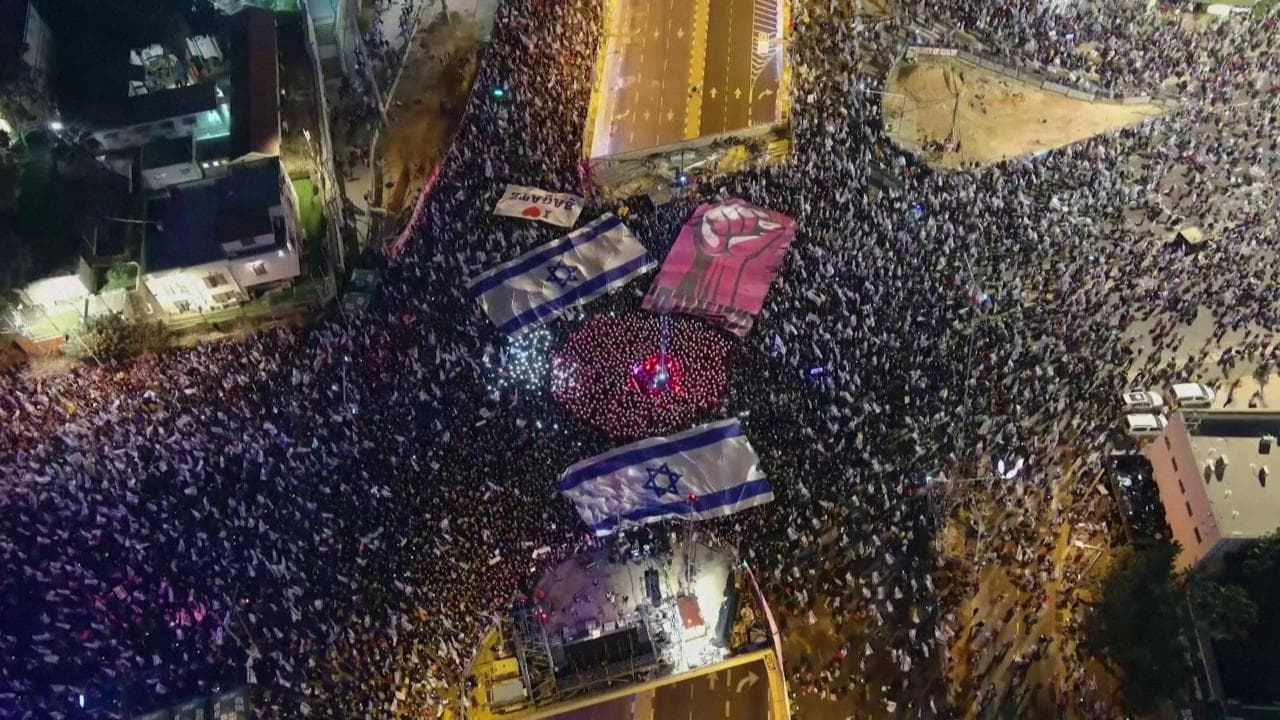 La più grande protesta della storia di Israele, in centinaia di migliaia contro il primo ministro Netanyahu