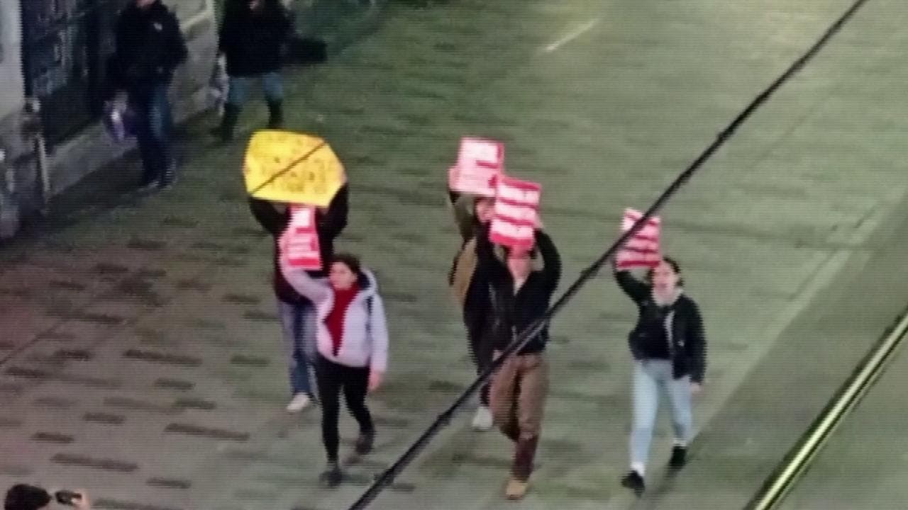 L'8 marzo delle donne turche: attiviste arrestate durante il corteo vietato a Istanbul