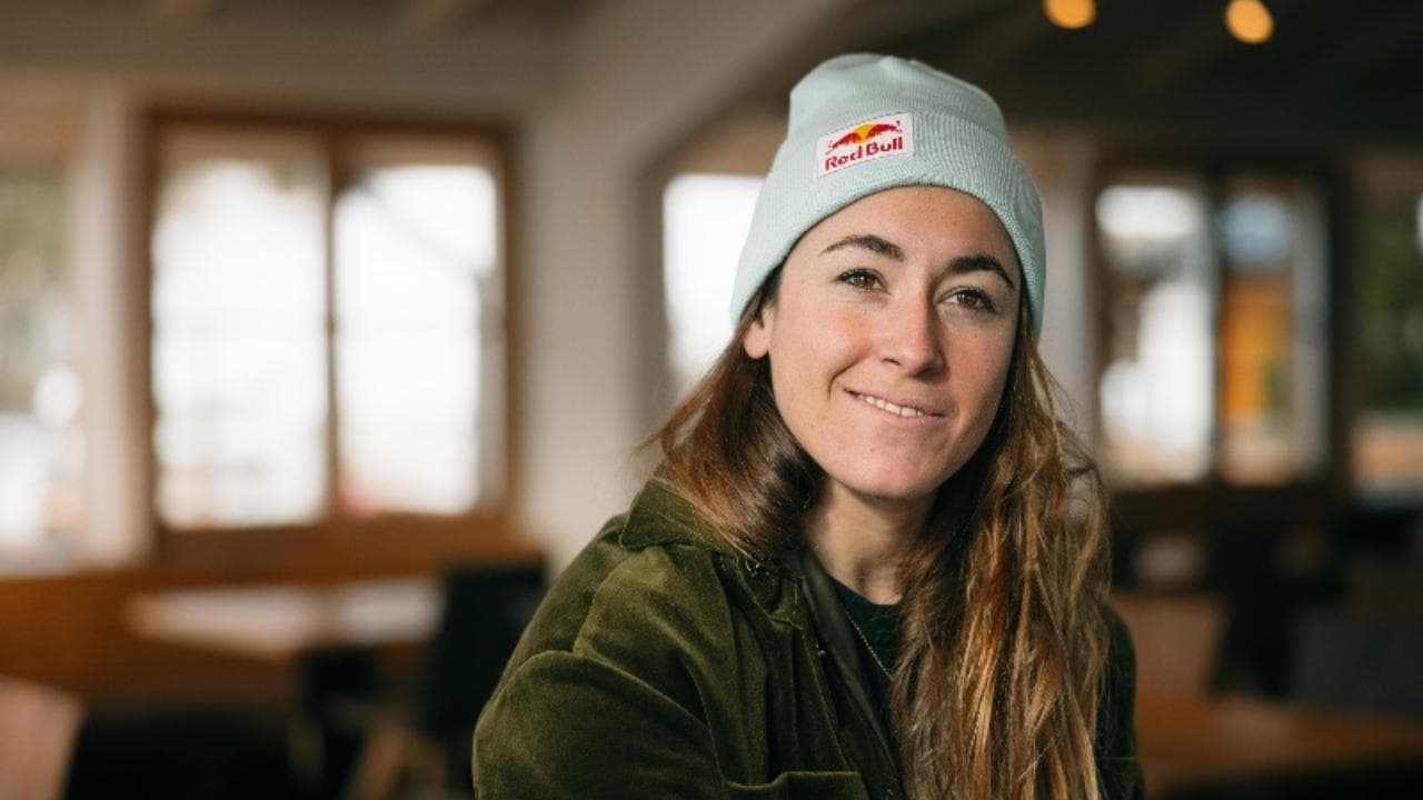 Un giorno con Sofia Goggia: "Non sono una brava insegnante di sci, il mio idolo è Lindsey Vonn"