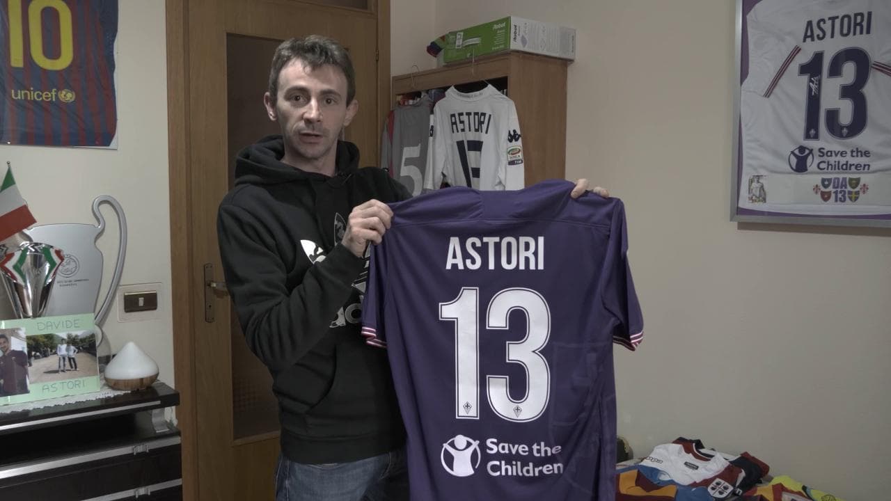 Davide Astori, a cinque anni dalla scomparsa l'amico collezionista lo ricorda: "Ecco la sua ultima maglia"