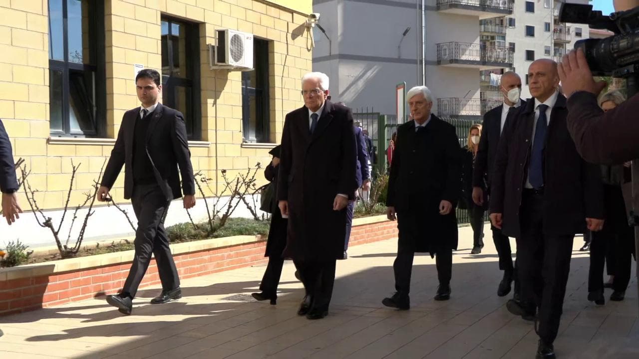 Naufragio migranti, Mattarella all'ospedale di Crotone per incontrare i sopravvissuti