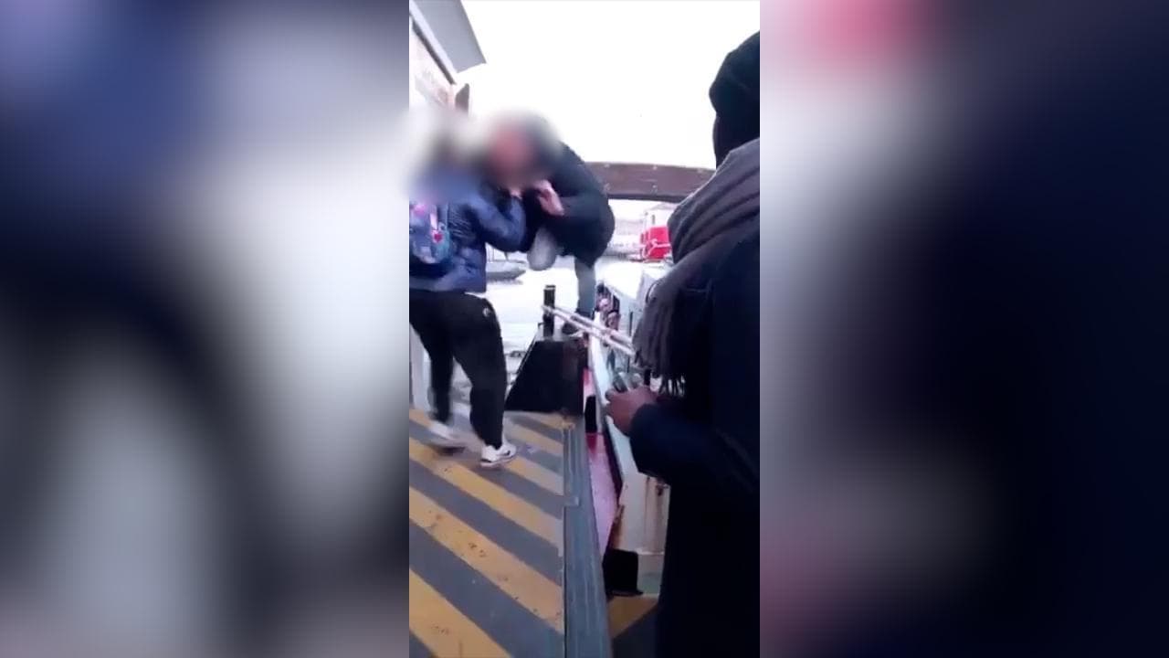 Murano, poche corse Actv per la bassa marea. Motoscafi strapieni e rissa tra passeggeri