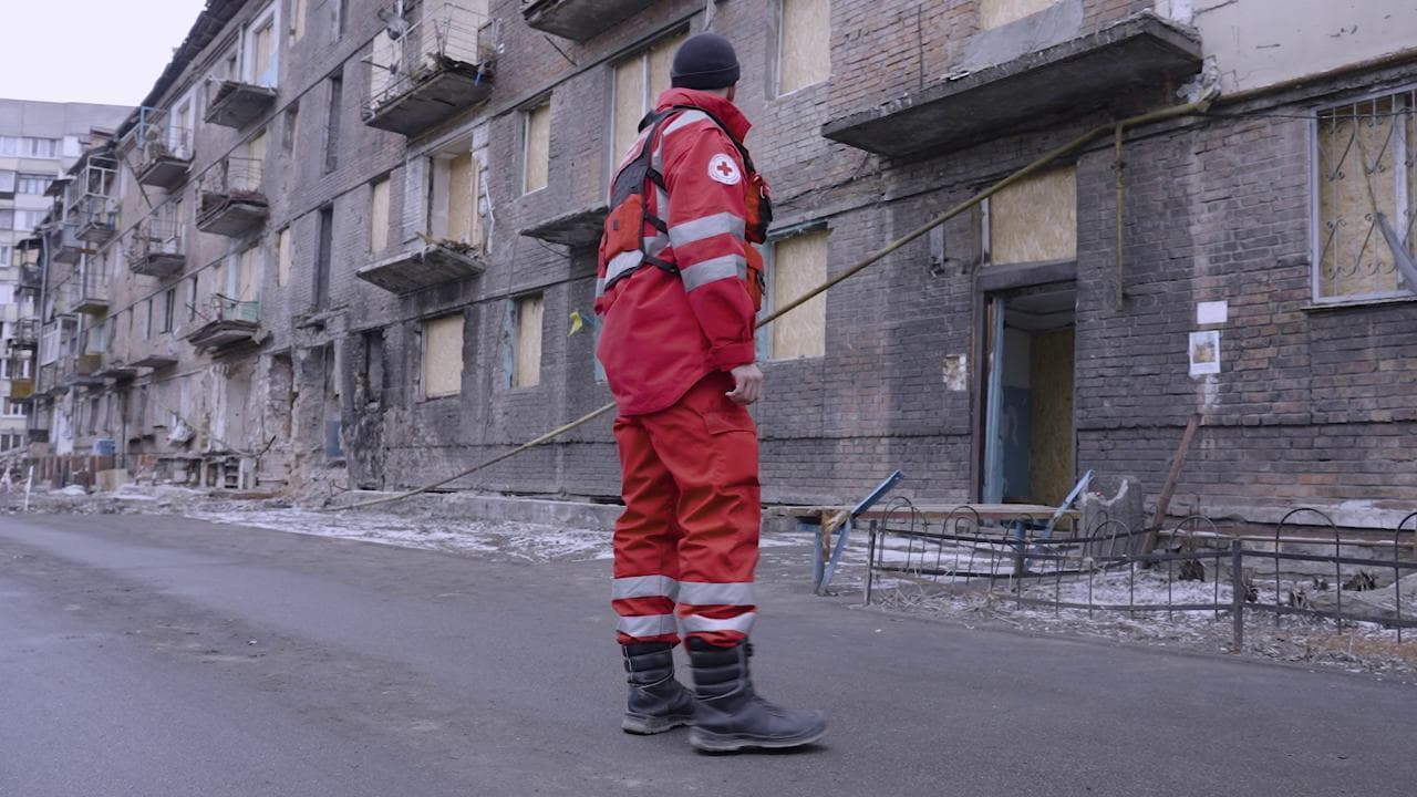 Ucraina, un anno di guerra nel doc della Croce Rossa