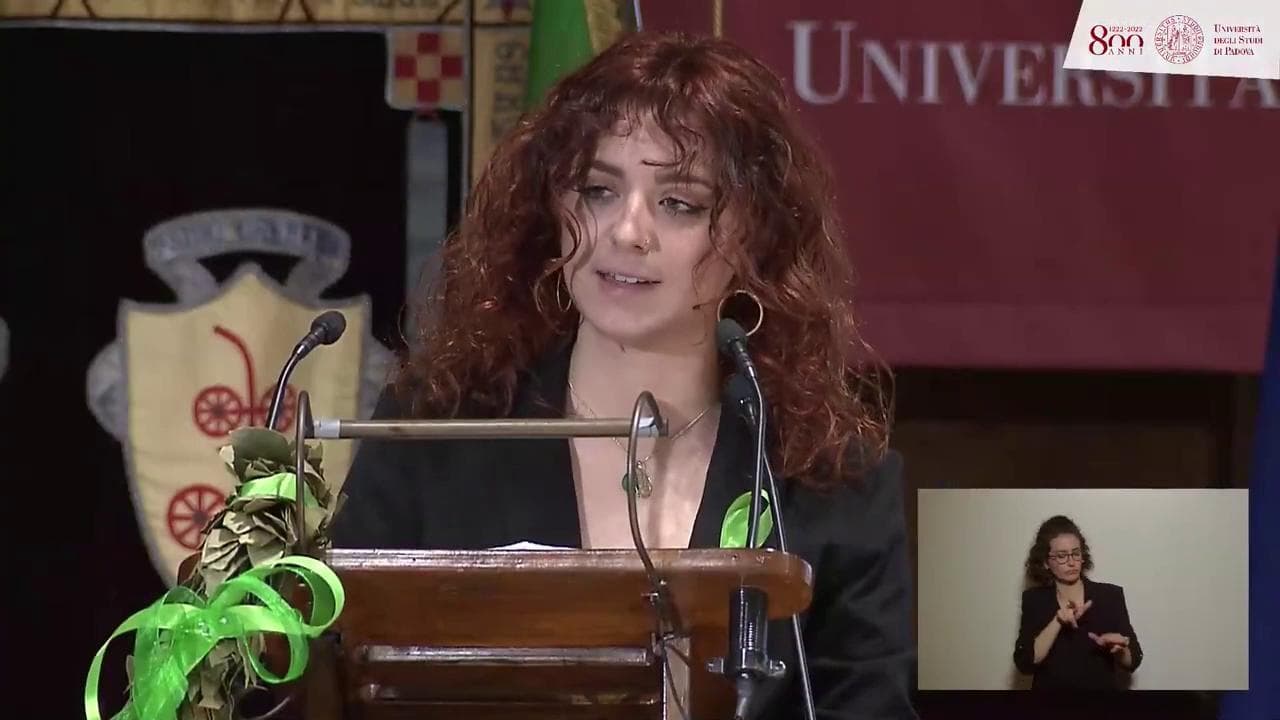 L'appello della studentessa scuote l'aula magna: "Siamo stanchi di piangere coetanei uccisi dalla competizione"