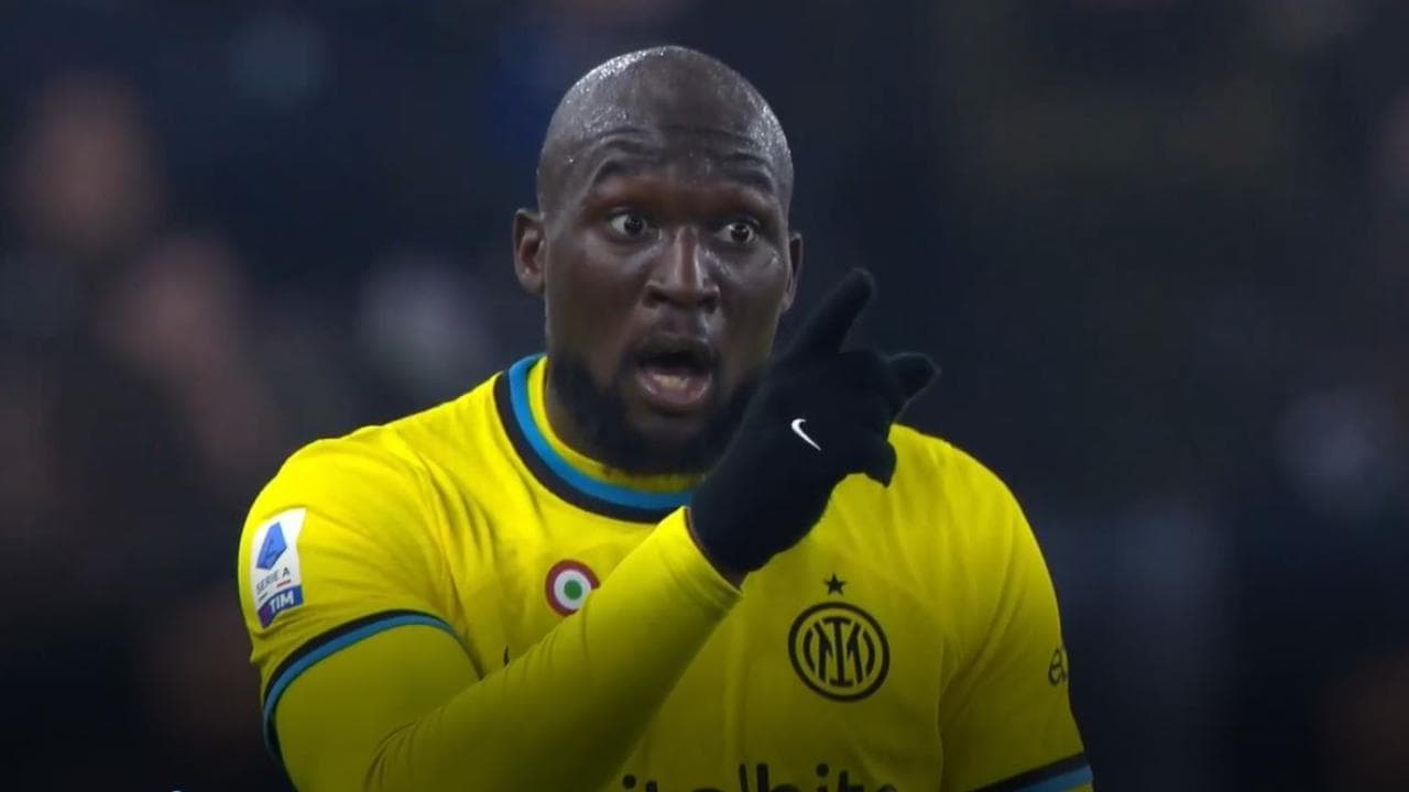 Inter, Lukaku insulta Barella in campo: "Basta, non si fa così, figlio di p...."