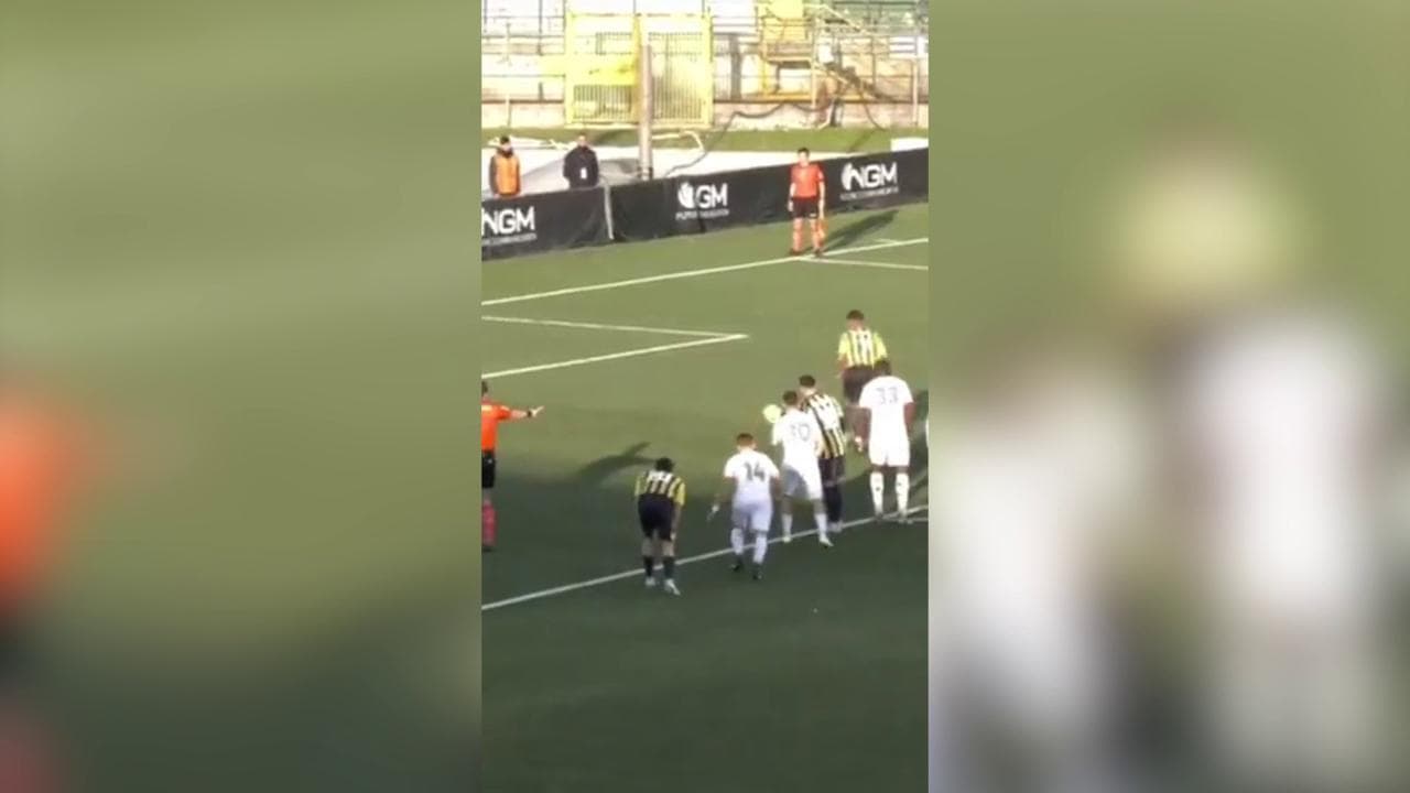Serie C, il centrocampista del Monterosi va in porta e para il rigore all'attaccante del Giugliano