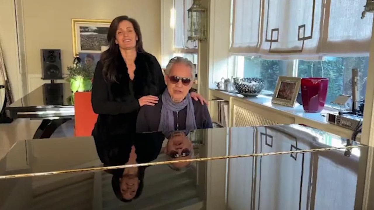 Andrea Bocelli canta "Tanti auguri" per Chico Forti