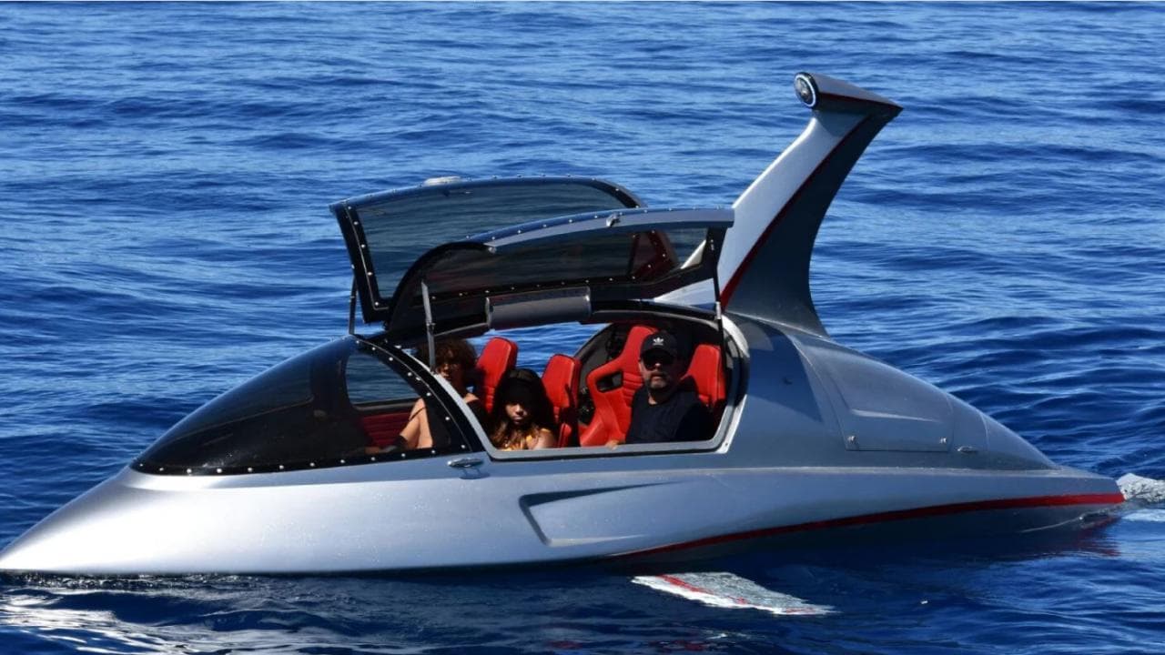 Jet Shark, la moto d'acqua che può diventare un sommergibile per quattro persone