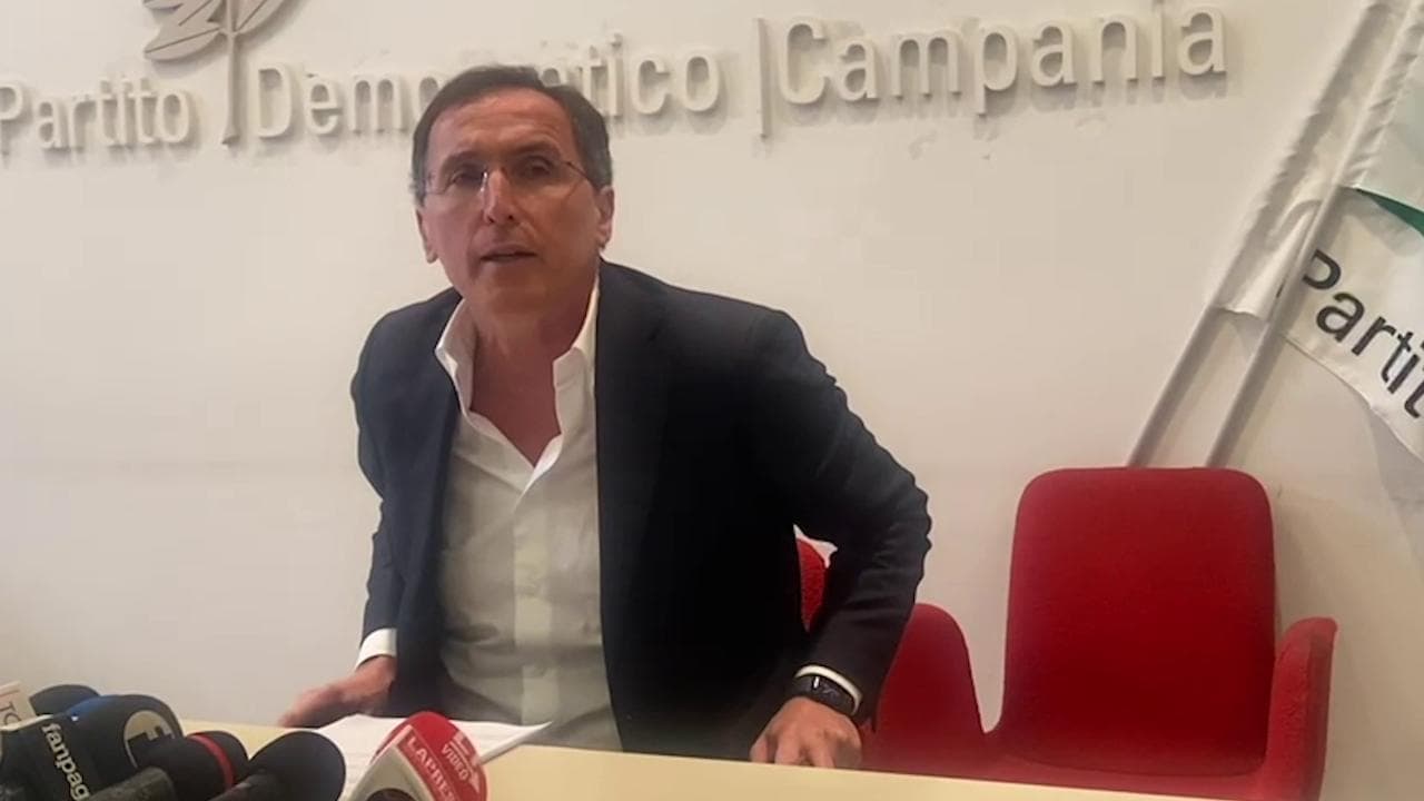 Pd, appello di Boccia su zone grigie in Campania: "Ragazzi, ribellatevi a sultanati e califfati"