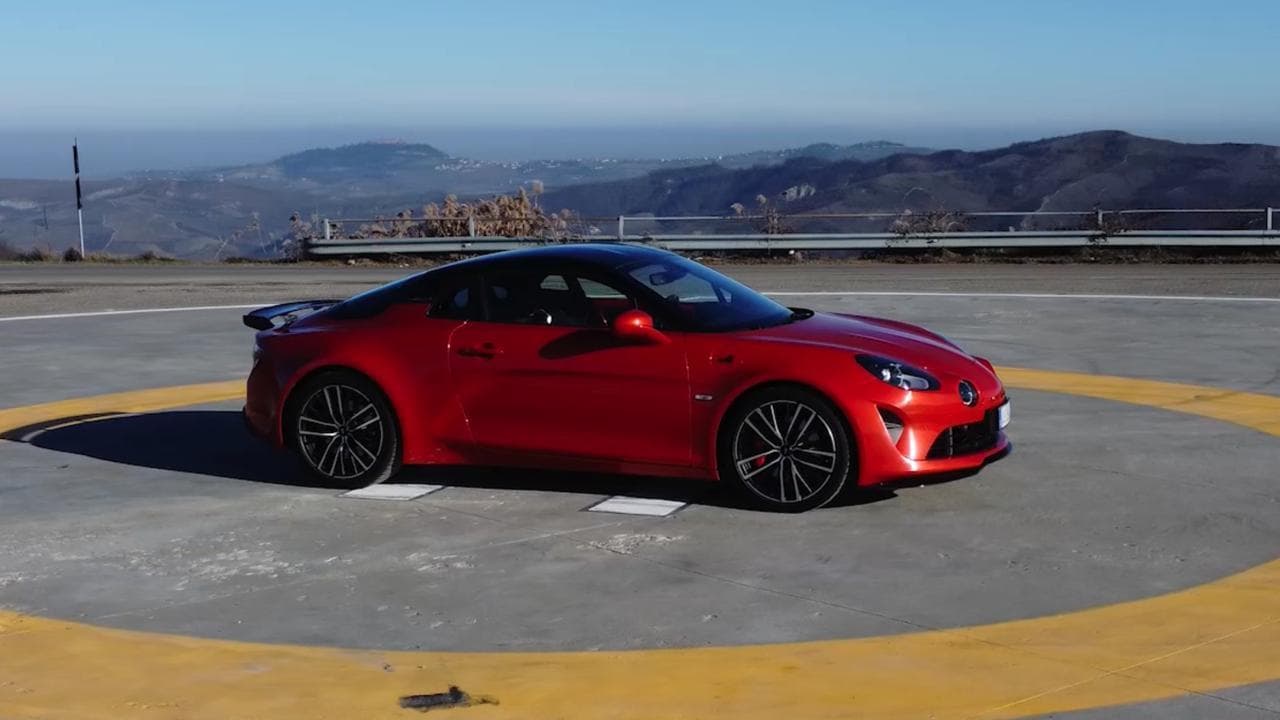 Alpine A110S: con 300 Cv il divertimento è assicurato