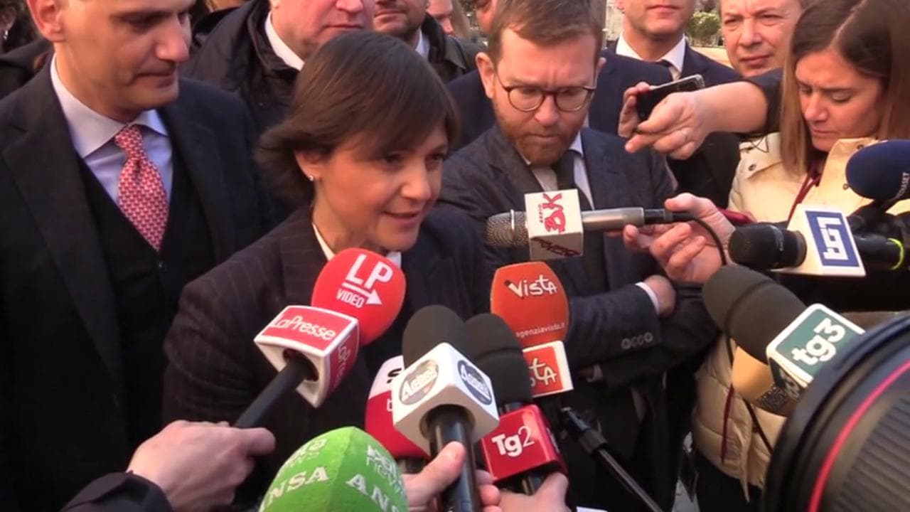 Donzelli (FdI): "Serracchiani incontrava Cospito e l'incoraggiava". La deputata Pd: "Meloni chiarisca"